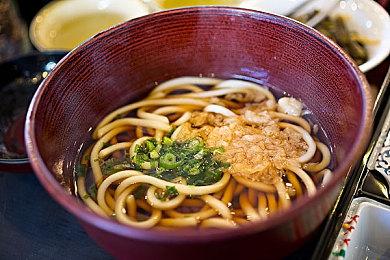 据美国电商页面显示《茶杯头》实体版将于12月6日发售